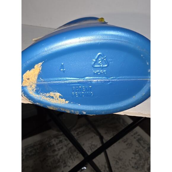 Vintage Mop & Glo Floor Shine Cleaner Movie Prop 1 Quart Bottle 32oz - Picture 4 of 4